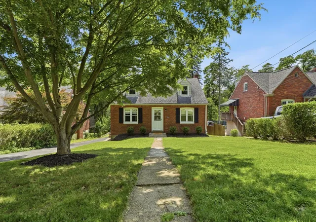 Homes for sale in Forest Hills Boro, PA | 280 Barclay Ave, Forest Hills Boro, PA 15221 | MLS# 1761585