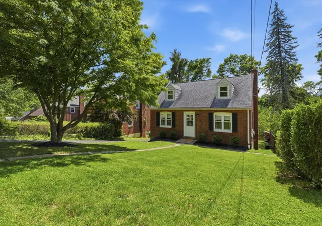 Homes for sale in Forest Hills Boro, PA | 280 Barclay Ave, Forest Hills Boro, PA 15221 | MLS# 1761585