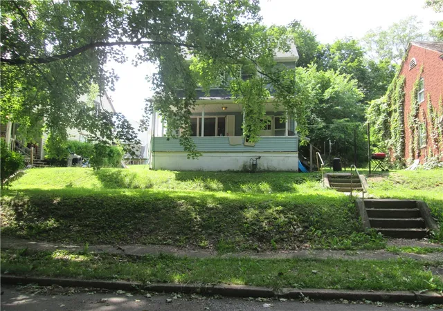 Homes for sale in Aliquippa, PA | 1615 Boundary St, Aliquippa, PA 15001 | MLS# 1761601