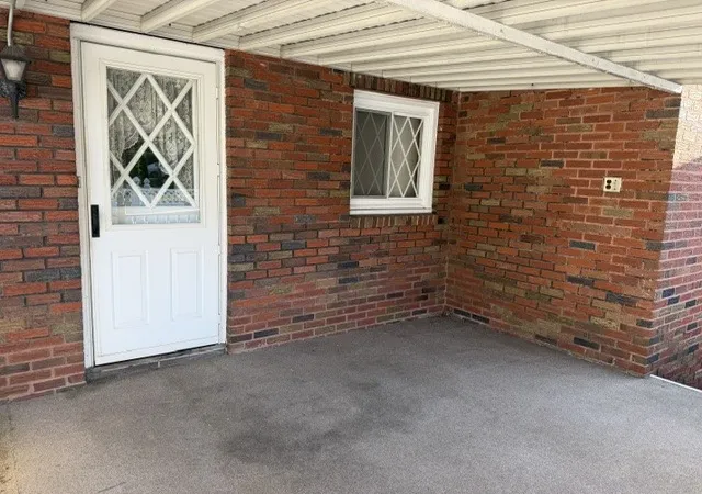 2nd image of 319 Sumner Ave, New Castle, PA 16105 | MLS# 1761532