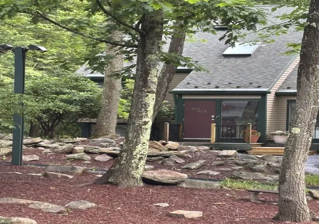 1st image of 523 Laurel Pond, Farmington, PA 15437 | MLS# 1761617