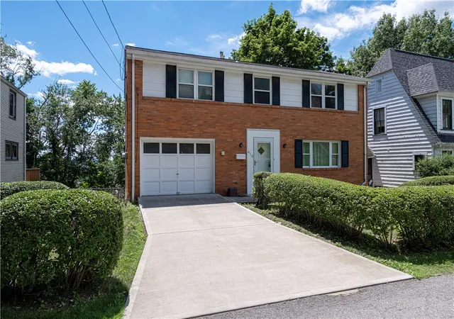 Homes for sale in Avalon, PA | 618 Grandview Ave, Avalon, PA 15202 | MLS# 1761605