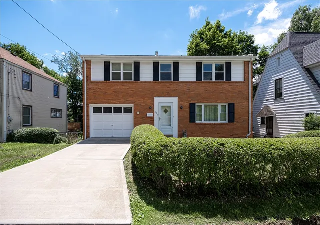 Homes for sale in Avalon, PA | 618 Grandview Ave, Avalon, PA 15202 | MLS# 1761605