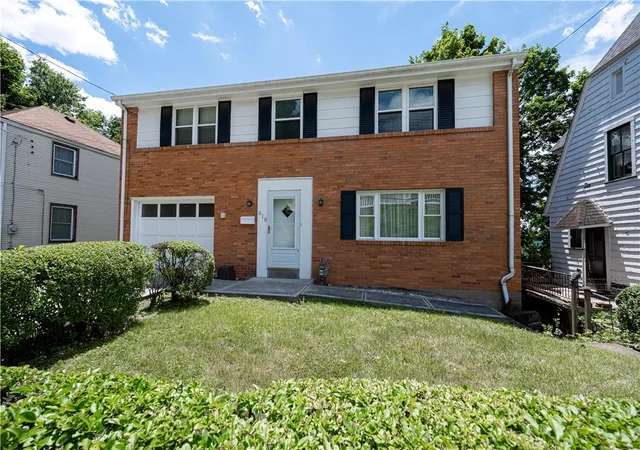 Homes for sale in Avalon, PA | 618 Grandview Ave, Avalon, PA 15202 | MLS# 1761605