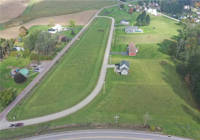 2nd image of 161 Gladeview Dr, Berlin, PA 15530 | MLS# 1761634