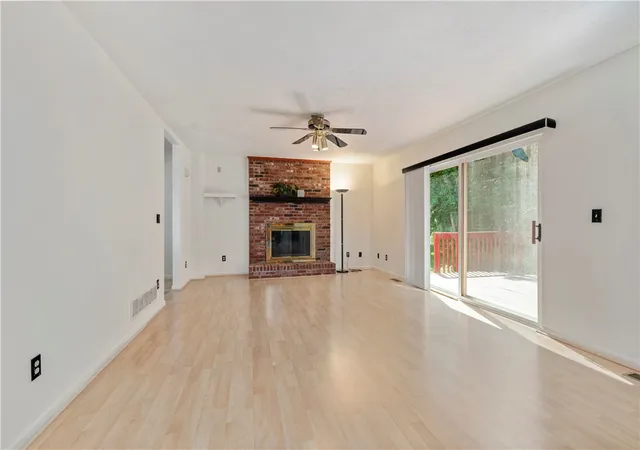 Photo 5 of Single family home for sale at 142 Jarod Dr, Coraopolis, PA 15108 | MLS# 1761359 | Listing updated on 2026-06-24