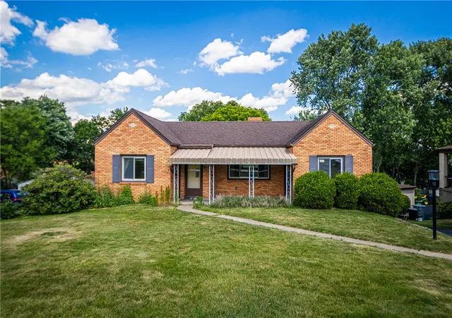 Homes for sale in Shaler, PA | 1580 Anderson Rd, Shaler, PA 15209 | MLS# 1761331