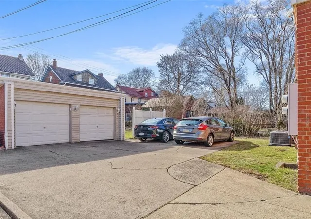 3rd image of 7038 Meade Pl, Point Breeze, PA 15208 | MLS# 1761522