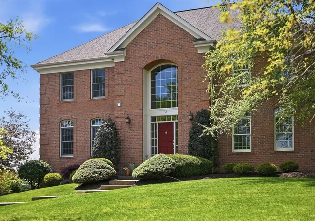 Homes for sale in Peters Twp, PA | 317 Abbey Brook Ln, Peters Twp, PA 15367 | MLS# 1761602