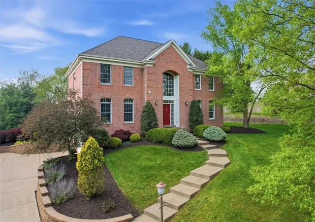 Homes for sale in Peters Twp, PA | 317 Abbey Brook Ln, Peters Twp, PA 15367 | MLS# 1761602