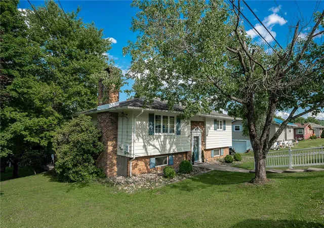 Homes for sale in Rural Valley Boro, PA | 202 Locust St, Rural Valley Boro, PA 16249 | MLS# 1761159