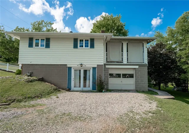 Homes for sale in Rural Valley Boro, PA | 202 Locust St, Rural Valley Boro, PA 16249 | MLS# 1761159
