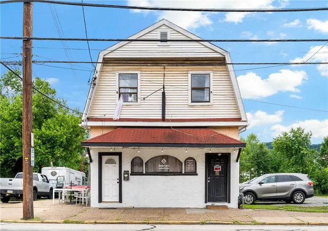 Homes for sale in Ambridge, PA | 1601 Duss Ave, Ambridge, PA 15003 | MLS# 1761391