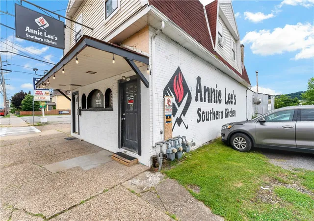 Homes for sale in Ambridge, PA | 1601 Duss Ave, Ambridge, PA 15003 | MLS# 1761391