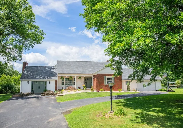 Homes for sale in White Twp, PA | 3 Coates Ln, White Twp, PA 15701 | MLS# 1761682