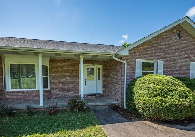Homes for sale in Mt Pleasant Twp, PA | 1607 Millers Run Road, Mt Pleasant Twp, PA 15057 | MLS# 1761701