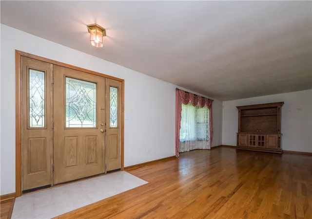 Homes for sale in Mt Pleasant Twp, PA | 1607 Millers Run Road, Mt Pleasant Twp, PA 15057 | MLS# 1761701