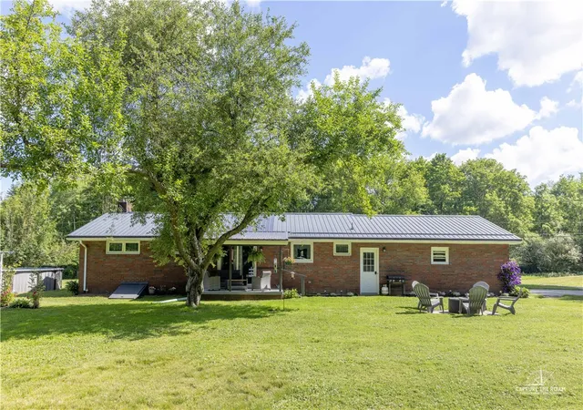 Photo 3 of Single family home for sale at 1802 Georgetown Rd, New Lebanon Boro, PA 16145 | MLS# 1761512 | Listing updated on 2026-08-04