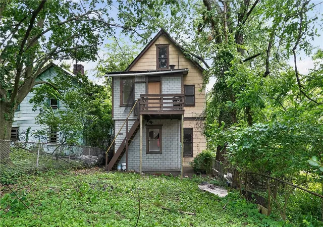 Homes for sale in Wilkinsburg, PA | 1127 South Ave, Wilkinsburg, PA 15221 | MLS# 1761749