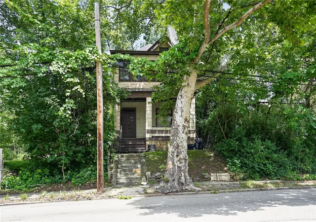 Homes for sale in Wilkinsburg, PA | 1127 South Ave, Wilkinsburg, PA 15221 | MLS# 1761749