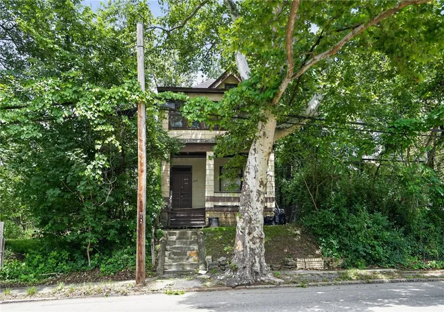 Homes for sale in Wilkinsburg, PA | 1127 South Ave, Wilkinsburg, PA 15221 | MLS# 1761749