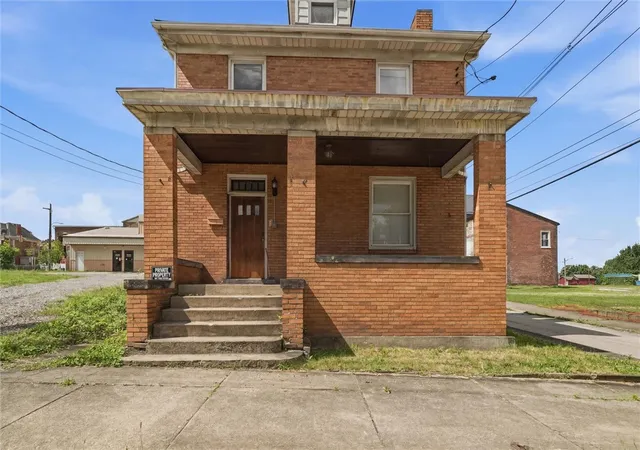Photo 1 of Single family home for sale at 400 Spring St, Brownsville, PA 15417 | MLS# 1761780 | Listing updated on 2026-07-17