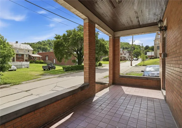 Photo 3 of Single family home for sale at 400 Spring St, Brownsville, PA 15417 | MLS# 1761780 | Listing updated on 2026-07-17