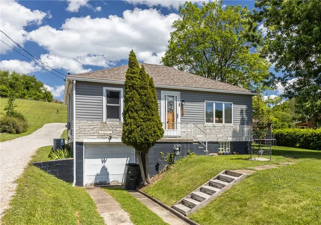Homes for sale in Chartiers, PA | 650 Mcclane Farm Rd, Chartiers, PA 15301 | MLS# 1761734