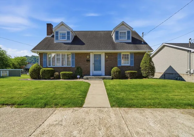 Single family home for sale at 526 Lincoln Ave, Springdale Boro, PA 15144 | MLS# 1761837