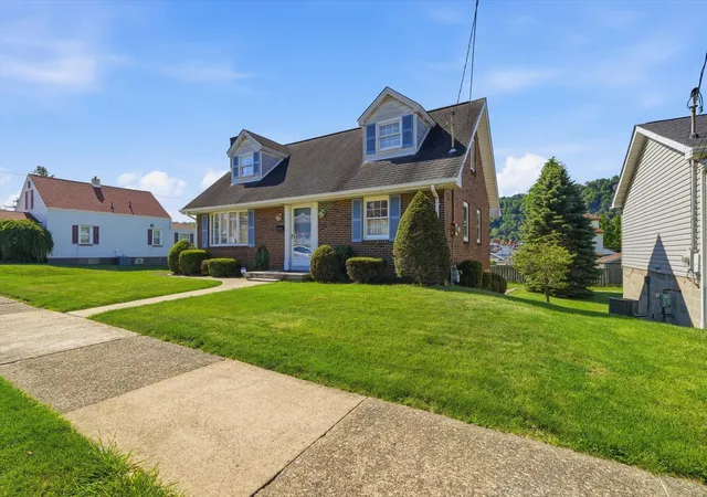 Photo 2 of Single family home for sale at 526 Lincoln Ave, Springdale Boro, PA 15144 | MLS# 1761837 | Listing updated on 2026-08-04