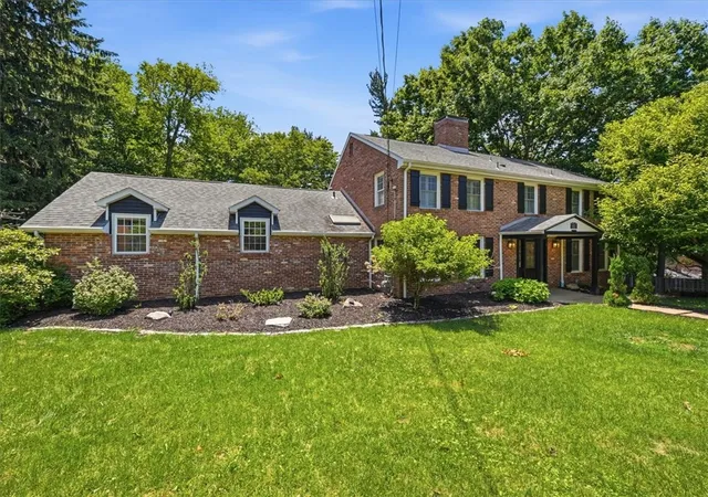 2nd image of 150 Maple Dr, Pine Twp, PA 15090 | MLS# 1761087