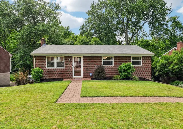 Homes for sale in Kennedy Twp, PA | 196 N Vireo, Kennedy Twp, PA 15136 | MLS# 1761567