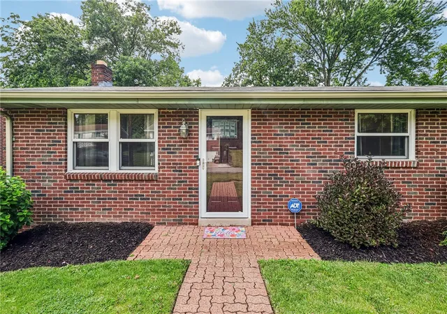 Homes for sale in Kennedy Twp, PA | 196 N Vireo, Kennedy Twp, PA 15136 | MLS# 1761567