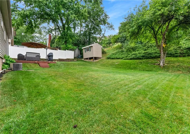 24th image of 204 Manor Dr, Pleasant Hills, PA 15236 | MLS# 1761164