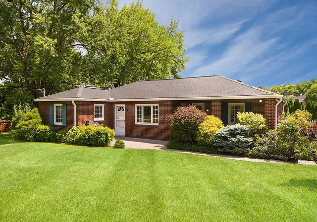 2nd image of 111 Cabin Ln, O'hara, PA 15238 | MLS# 1761827