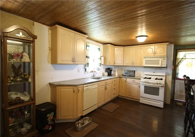 3rd image of 2460 Manown Road, Forward Twp, PA 15063 | MLS# 1761840
