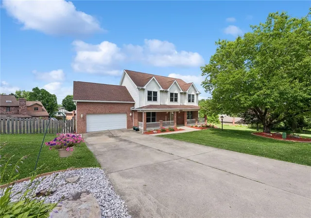 Homes for sale in North Huntingdon, PA | 9331 Pembroke Cir, North Huntingdon, PA 15642 | MLS# 1761440