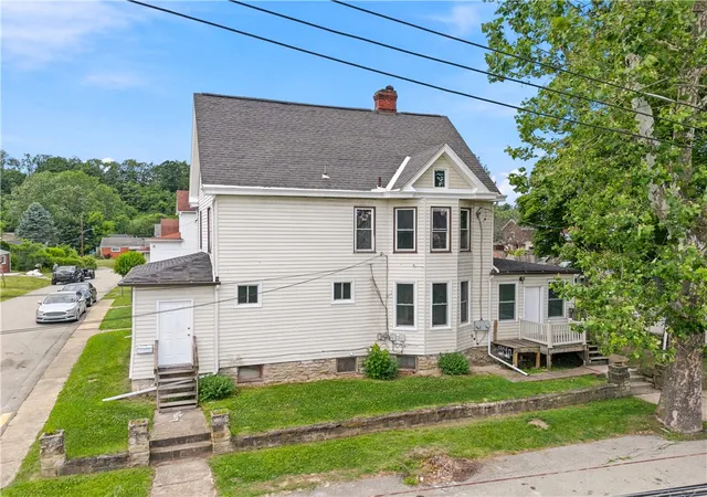 Homes for sale in Liberty Boro, PA | 801 Vine, Liberty Boro, PA 15133 | MLS# 1761544