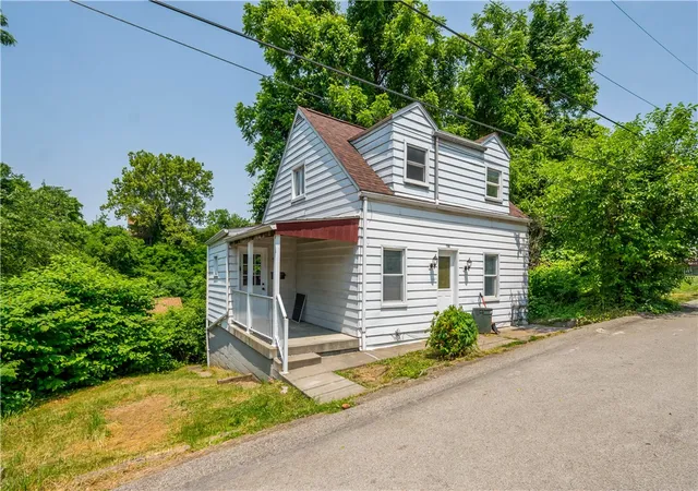 1st image of 716 5th, Elizabeth Twp/boro, PA 15037 | MLS# 1761557