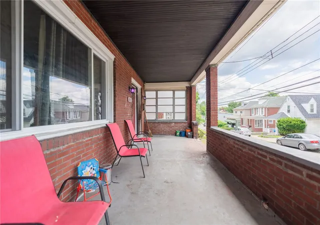Homes for sale in Marshall Shadeland, PA | 1425 Forsythe St, Marshall Shadeland, PA 15212 | MLS# 1761123