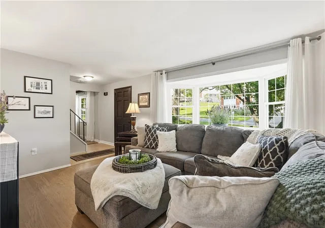 3rd image of 737 Wyngold Dr, Pittsburgh, PA 15237 | MLS# 1761710
