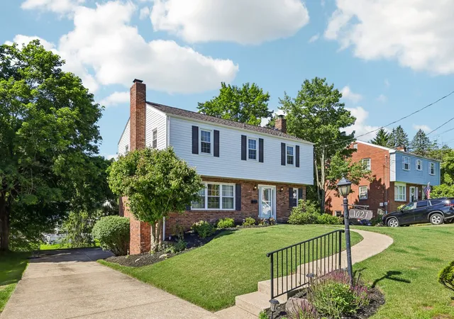 2nd image of 1021 Balmoral Dr, Pittsburgh, PA 15237 | MLS# 1761941