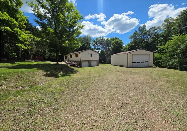 Homes for sale in Hanover Twp, PA | 163 Noll Rd, Hanover Twp, PA 15043 | MLS# 1760615