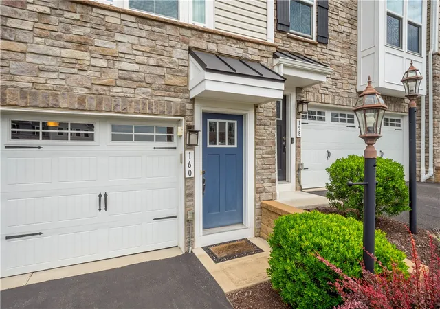 2nd image of 160 Cole Dr, Robinson Twp, PA 15136 | MLS# 1761943