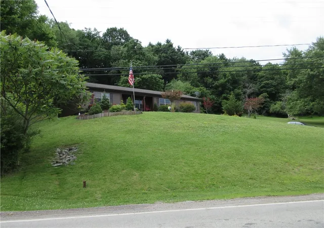 Homes for sale in Economy, PA | 3118 Conway Wallrose Rd, Economy, PA 15005 | MLS# 1761814