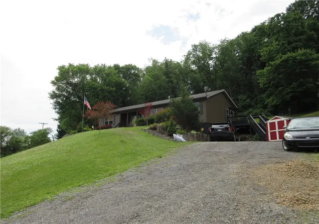 Homes for sale in Economy, PA | 3118 Conway Wallrose Rd, Economy, PA 15005 | MLS# 1761814