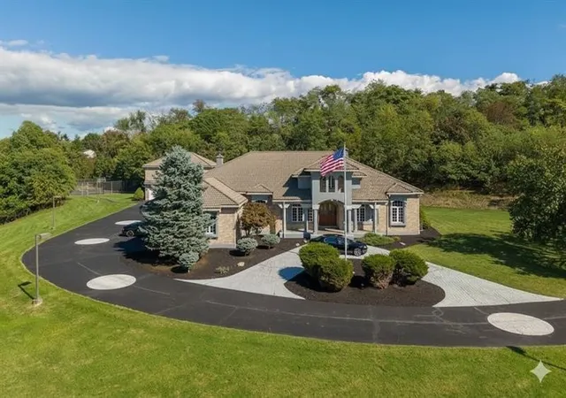 1st image of 350 Cedar, Washington, PA 15301 | MLS# 1761944