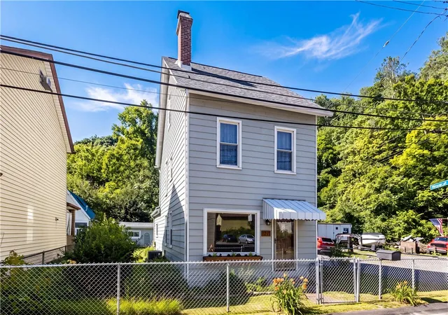 Homes for sale in Mt Washington, PA | 1271 Lewis St, Mt Washington, PA 15220 | MLS# 1761210