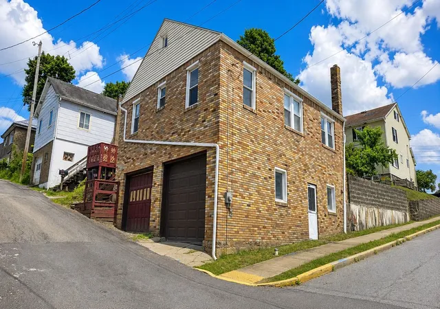 14th image of 913 Hancock Ave, Vandergrift, PA 15690 | MLS# 1761990