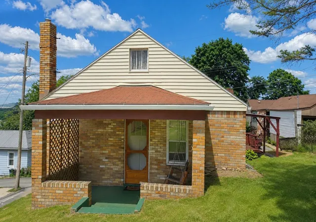 1st image of 913 Hancock Ave, Vandergrift, PA 15690 | MLS# 1761990
